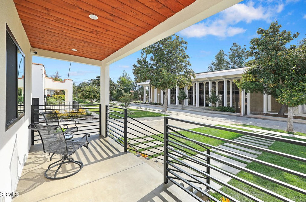 1523 Elizabeth St, Pasadena CA  91104-2609 exterior