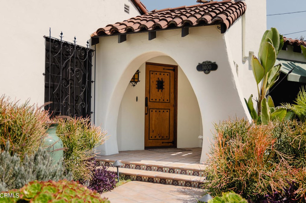 1400 Moncado Dr, Glendale CA  91207-1248 exterior