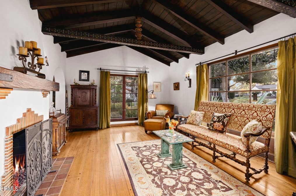 1400 Moncado Dr, Glendale CA  91207-1248 exterior