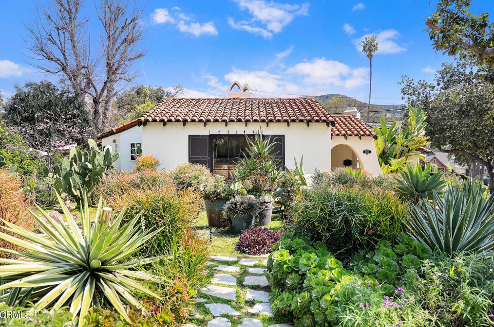 1400 Moncado Dr, Glendale CA  91207-1248 exterior