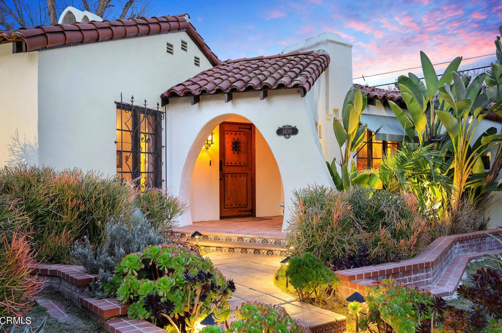 1400 Moncado Dr, Glendale CA  91207-1248 exterior
