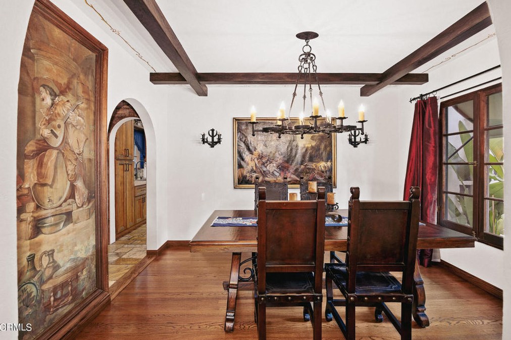1400 Moncado Dr, Glendale CA  91207-1248 exterior