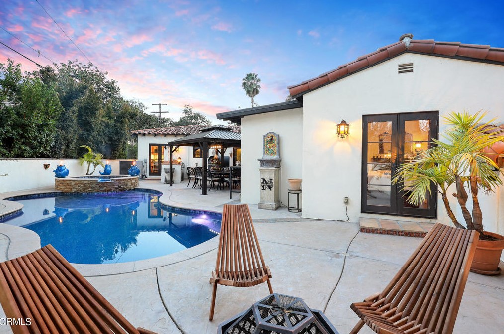 1400 Moncado Dr, Glendale CA  91207-1248 exterior