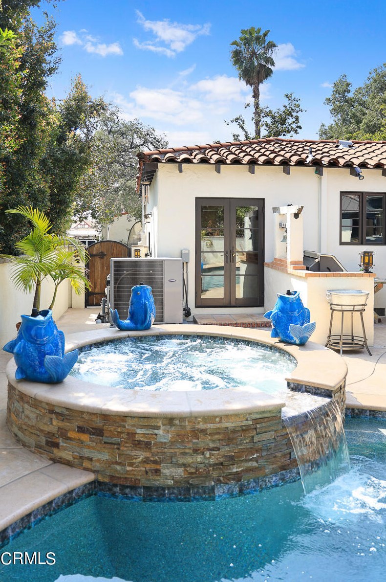1400 Moncado Dr, Glendale CA  91207-1248 exterior