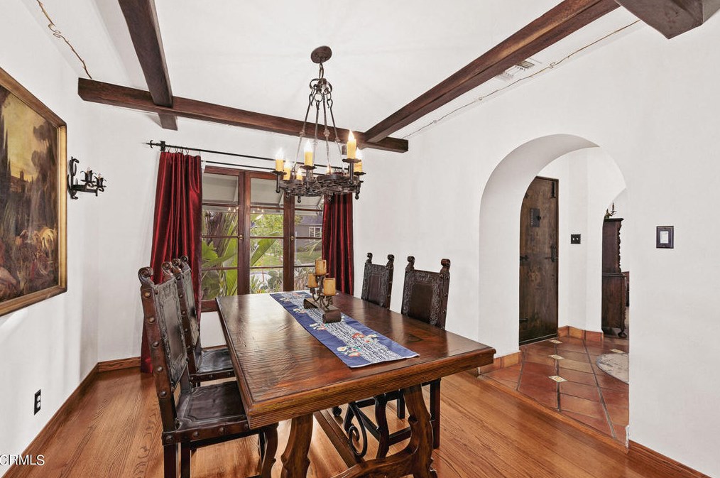 1400 Moncado Dr, Glendale CA  91207-1248 exterior