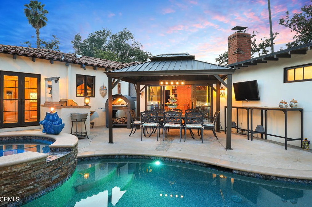 1400 Moncado Dr, Glendale CA  91207-1248 exterior