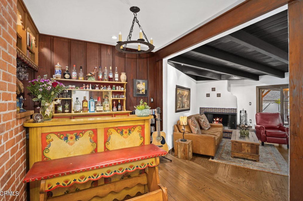 1400 Moncado Dr, Glendale CA  91207-1248 exterior