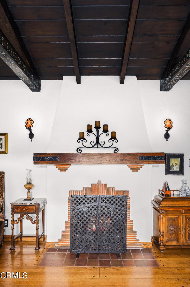 1400 Moncado Dr, Glendale CA  91207-1248 exterior
