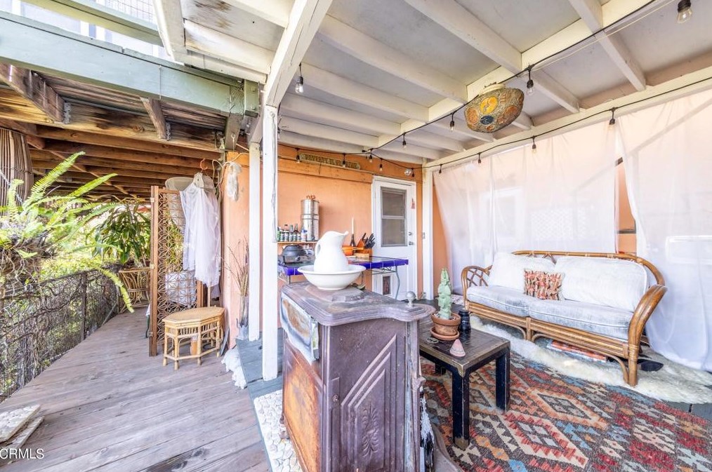 646 Crane Blvd, Los Angeles CA  90065-4016 exterior