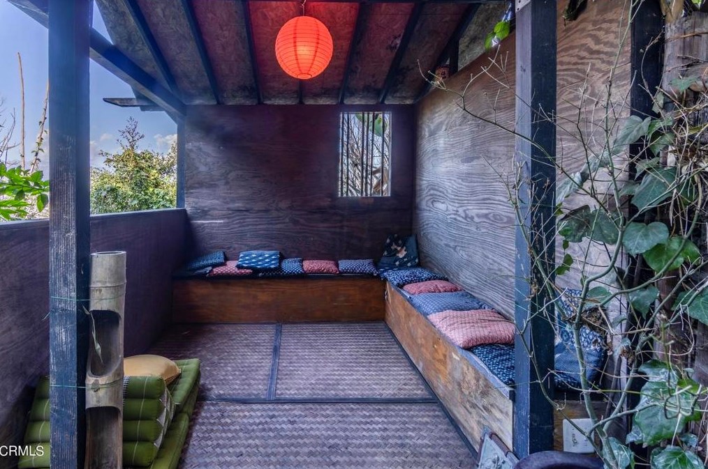 646 Crane Blvd, Los Angeles CA  90065-4016 exterior