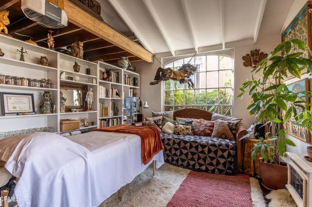 646 Crane Blvd, Los Angeles CA  90065-4016 exterior