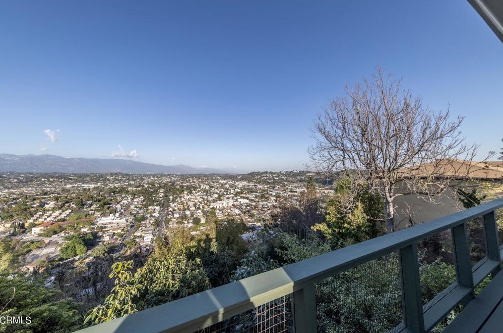 646 Crane Blvd, Los Angeles CA  90065-4016 exterior