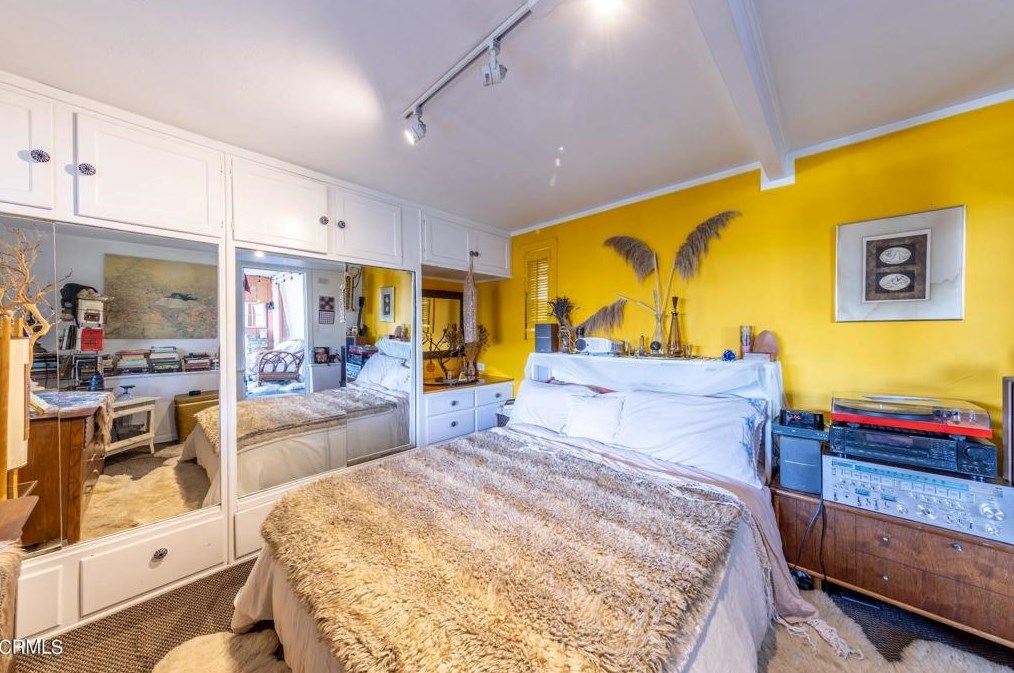 646 Crane Blvd, Los Angeles CA  90065-4016 exterior