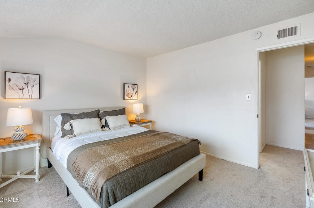 370 Ln Verne Ave, Pomona CA  91767-2809 exterior