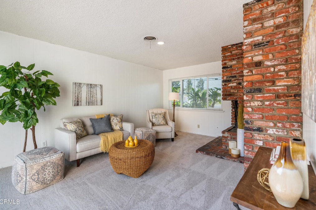370 Ln Verne Ave, Pomona CA  91767-2809 exterior