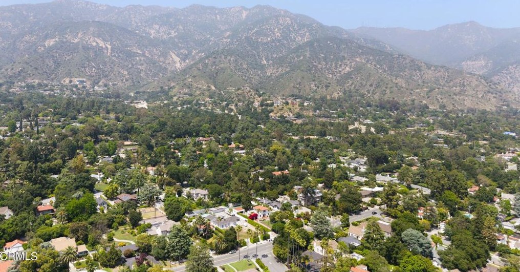 1125 Mariposa St, Altadena CA  91001-2021 exterior