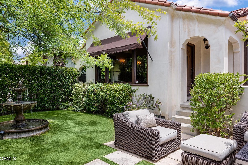 622 Crescent Heights Blvd, Los Angeles CA  90048-2210 exterior