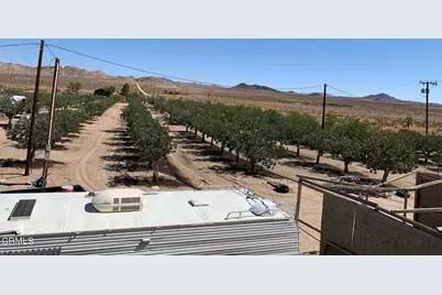 10080 Santa Fe Fire Road, Lucerne Valley, CA 92356 - Photo 21