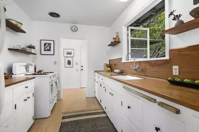 1556 Scenic Drive, Pasadena, CA 91103 - Photo 9