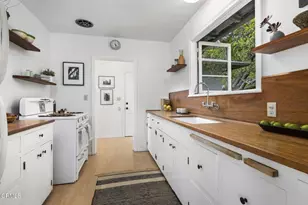 1556 Scenic Dr, Pasadena, CA 91103 - Photo 9