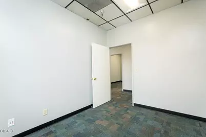 6708 Foothill Boulevard #105-107, Tujunga, CA 91042 - Photo 17