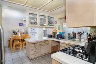 15492 Somerset Ct, Fontana, CA 92337 - Photo 3