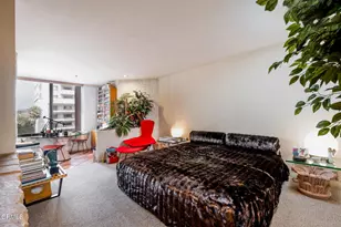 10724 Wilshire Blvd, Los Angeles, CA 90024 - Photo 21