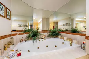 10724 Wilshire Blvd, Los Angeles, CA 90024 - Photo 25