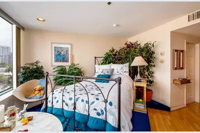 10724 Wilshire Boulevard #607, Los Angeles, CA 90024 - Photo 9