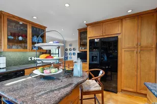 70 N Arroyo Blvd, Pasadena, CA 91105 - Photo 17