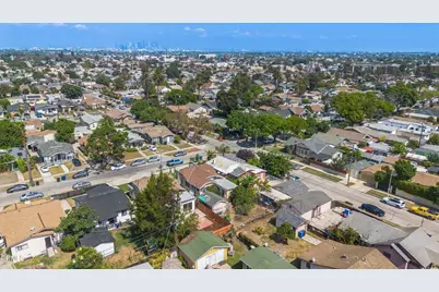 1210 W 70th Street, Los Angeles, CA 90044 - Photo 33