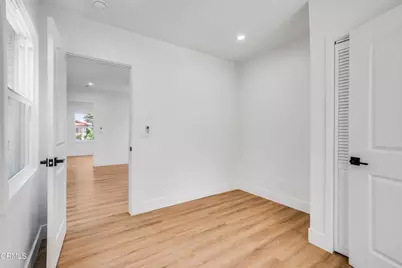 1210 W 70th Street, Los Angeles, CA 90044 - Photo 29