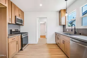 1210 W 70th St, Los Angeles, CA 90044 - Photo 17