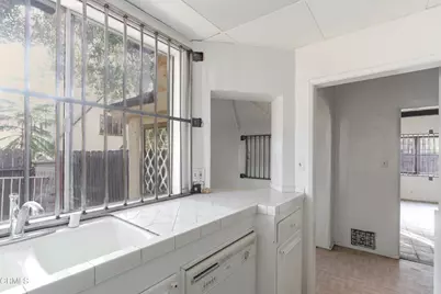 180 W State Street, Pasadena, CA 91105 - Photo 21