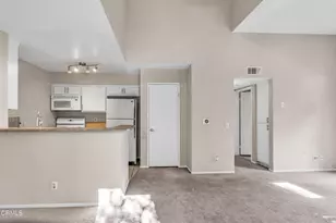 21334 Nandina Ln, Newhall, CA 91321 - Photo 7