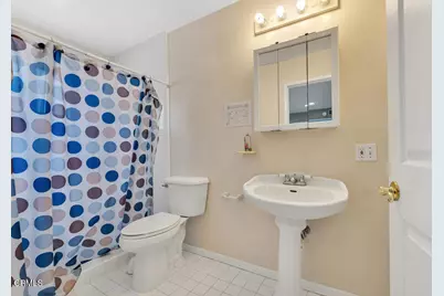 15743 Covello Street, Lake Balboa, CA 91406 - Photo 23