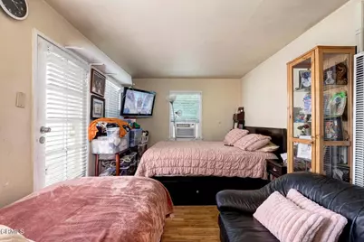 426 W Arbor Vitae Street, Inglewood, CA 90301 - Photo 33