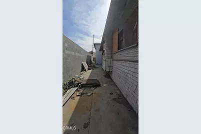 1020 W 42nd Place, Los Angeles, CA 90037 - Photo 31