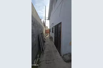 1020 W 42nd Place, Los Angeles, CA 90037 - Photo 11