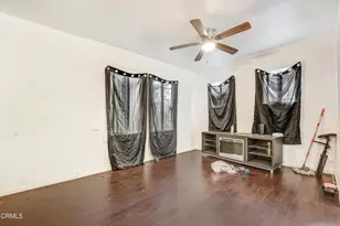 352 W 59th Pl, Los Angeles, CA 90003 - Photo 23