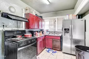 352 W 59th Pl, Los Angeles, CA 90003 - Photo 3