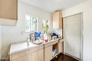 352 W 59th Pl, Los Angeles, CA 90003 - Photo 19