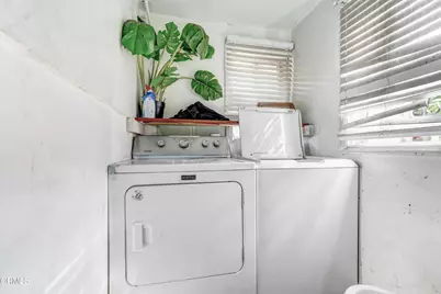 352 W 59th Place, Los Angeles, CA 90003 - Photo 11