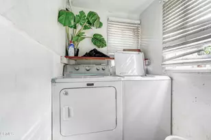 352 W 59th Pl, Los Angeles, CA 90003 - Photo 11