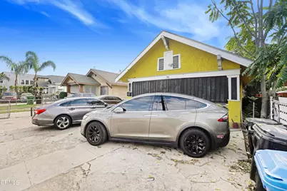 352 W 59th Place, Los Angeles, CA 90003 - Photo 15