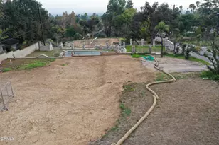 1808 E Altadena Dr, Altadena, CA 91001 - Photo 19