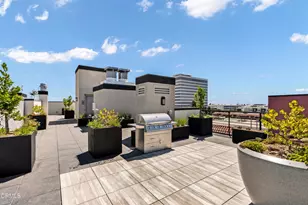 150 S Oak Knoll Ave, Pasadena, CA 91101 - Photo 31