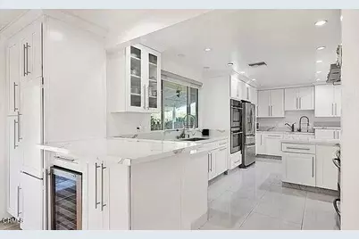 5701 Corbin Avenue, Tarzana, CA 91356 - Photo 5