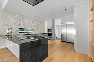 14145 Weddington St, Sherman Oaks, CA 91401 - Photo 11