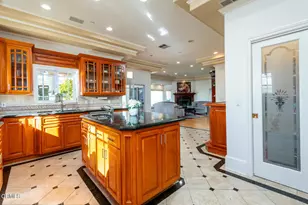 1075 E Tujunga Ave, Burbank, CA 91501 - Photo 13